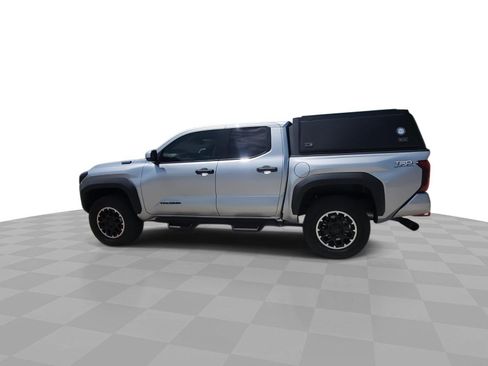 Used 2026 Toyota Tacoma TRD Off-Road AWD/4WD image 6