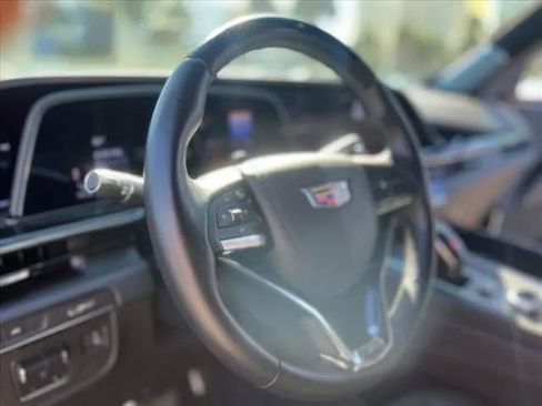 Used 2023 Cadillac Escalade ESV V image 11