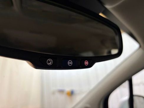 Used 2013 Buick Encore FWD image 32