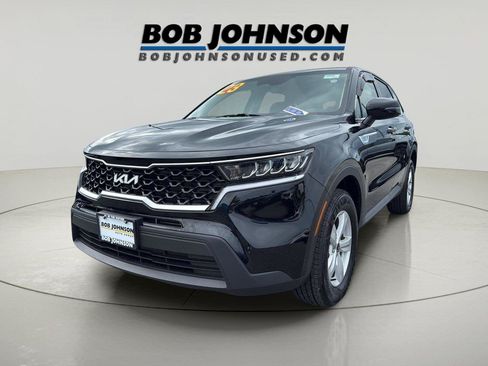 Used 2023 Kia Sorento LX AWD/4WD image 3