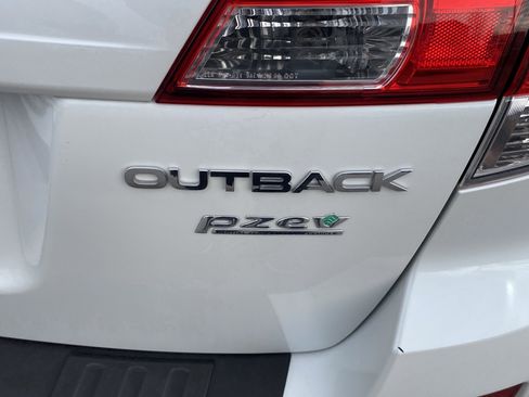 Used 2014 Subaru Outback 2.5i Premium image 25