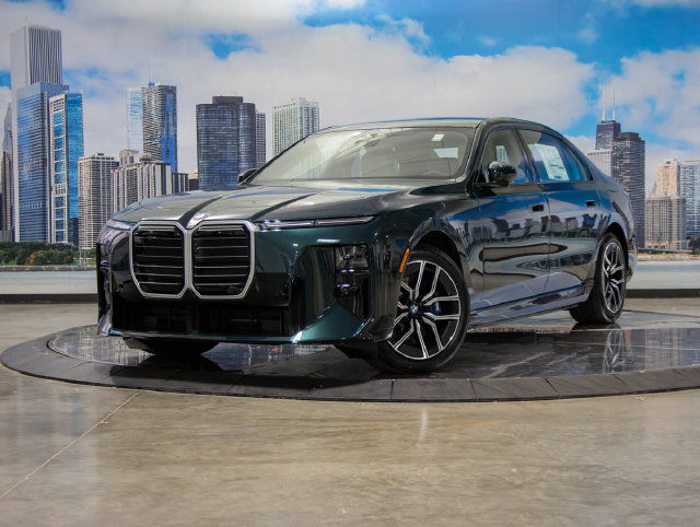 Used 2027 BMW i7 xDrive50 w/ M Sport Package AWD/4WD image 2
