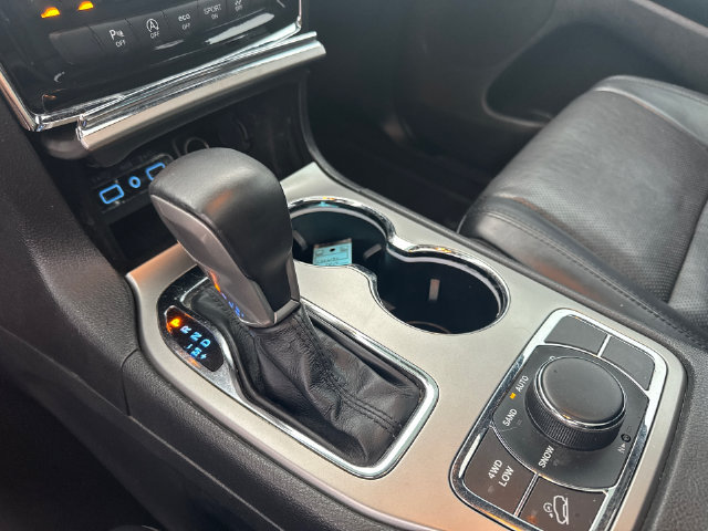 Used 2019 Jeep Grand Cherokee Limited w/ Luxury Group II AWD/4WD image 25