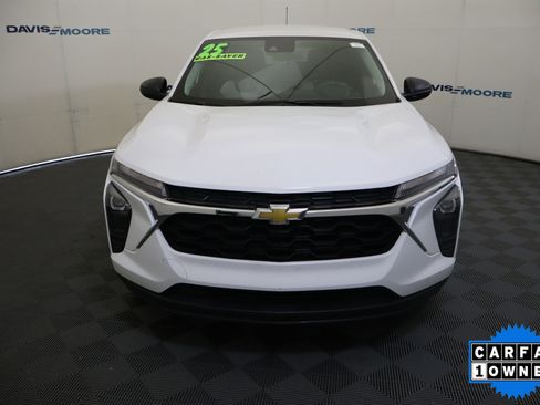 Used 2025 Chevrolet Trax LS FWD image 14