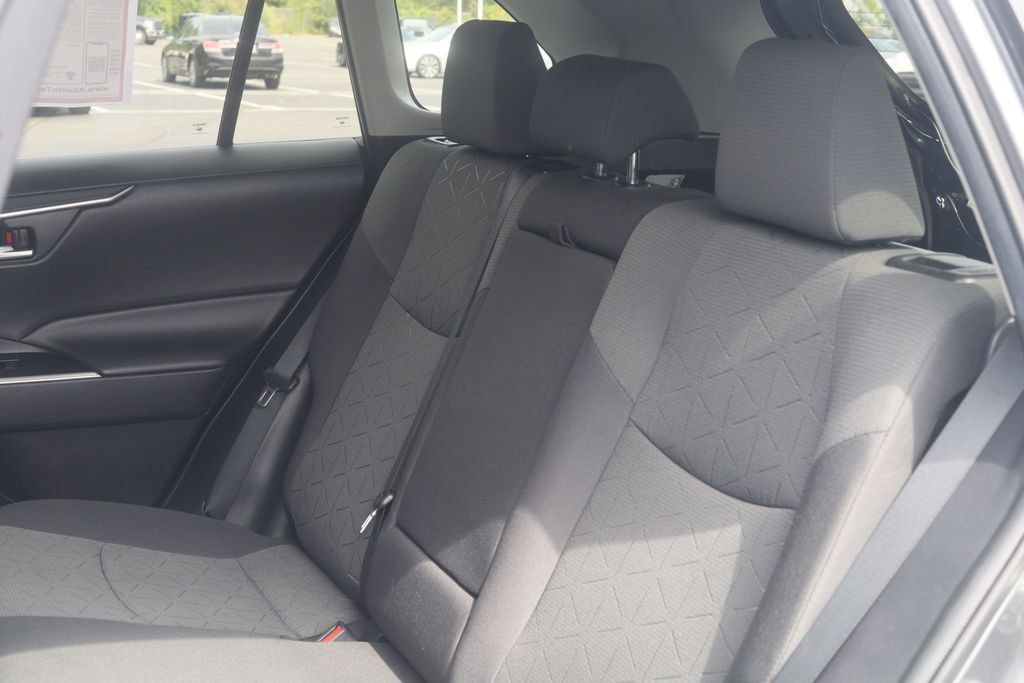 Certified 2021 Toyota RAV4 XLE w/ Convenience Package AWD/4WD image 23