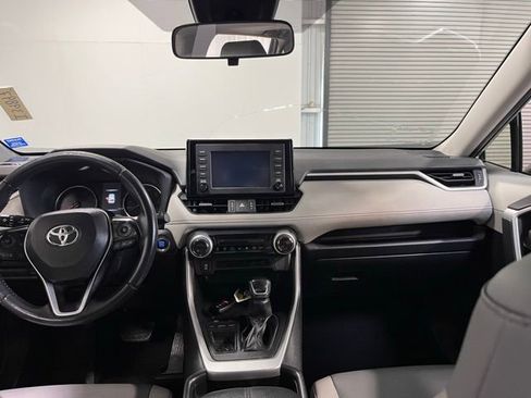 Used 2019 Toyota RAV4 XLE Premium w/ Carpet Mat Package image 20