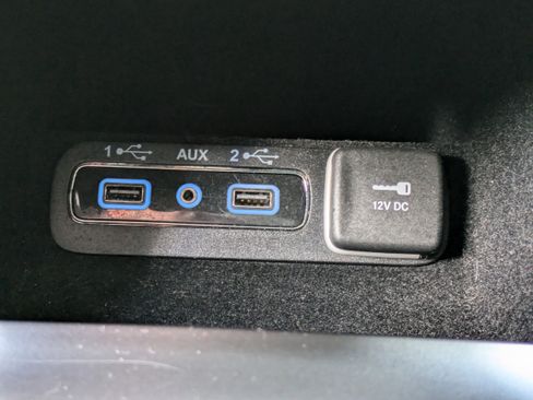 Used 2018 Jeep Grand Cherokee Laredo image 28