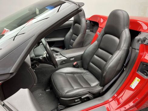 Used 2006 Chevrolet Corvette Convertible w/ Preferred Equipment Group RWD image 9