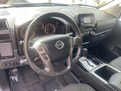 Used 2014 Nissan Titan SV w/ SV Value Truck Package image 10