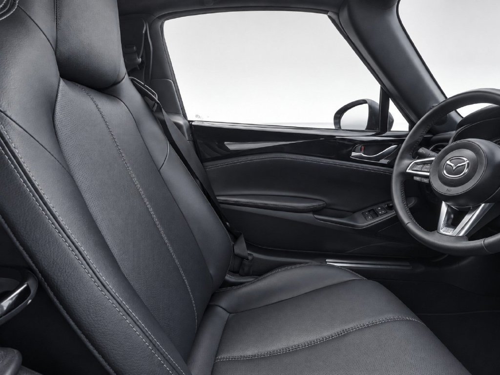 Used 2020 MAZDA MX-5 Miata RF Grand Touring RWD image 19
