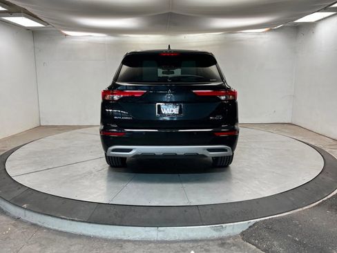 Used 2024 Mitsubishi Outlander 4WD Plug-In Hybrid image 4