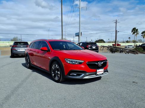 Used 2018 Buick Regal Essence w/ Driver Confidence Package #1 image 2