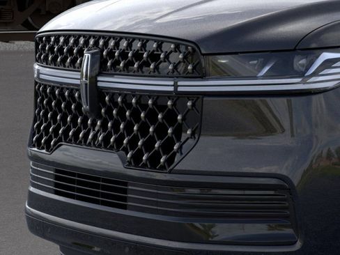New 2026 Lincoln Navigator Black Label AWD/4WD image 17