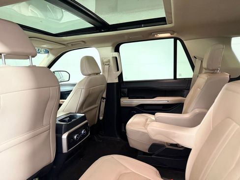 Used 2023 Ford Expedition Limited image 21