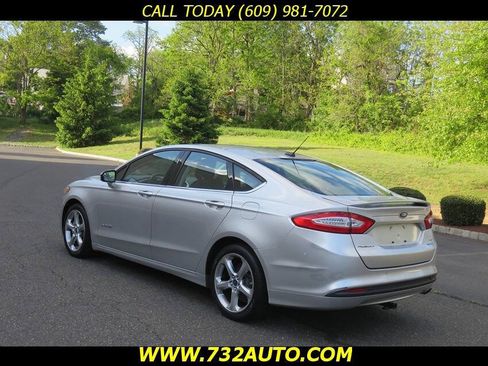 Used 2014 Ford Fusion SE w/ Equipment Group 501A FWD image 10