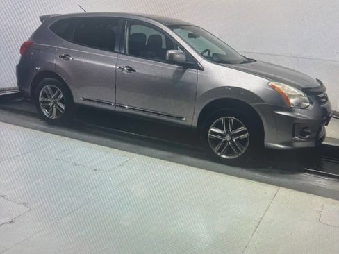 Used 2011 Nissan Rogue S Krom Edition image 2
