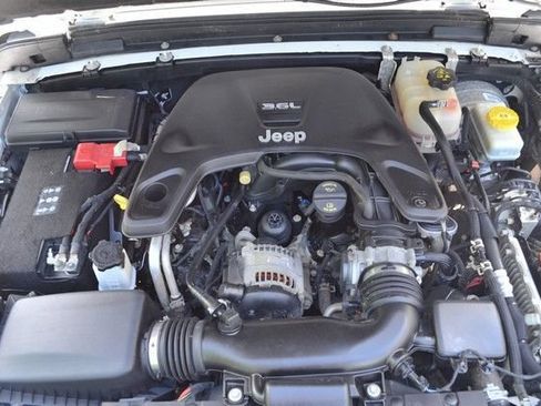 Used 2019 Jeep Wrangler Rubicon AWD/4WD image 39