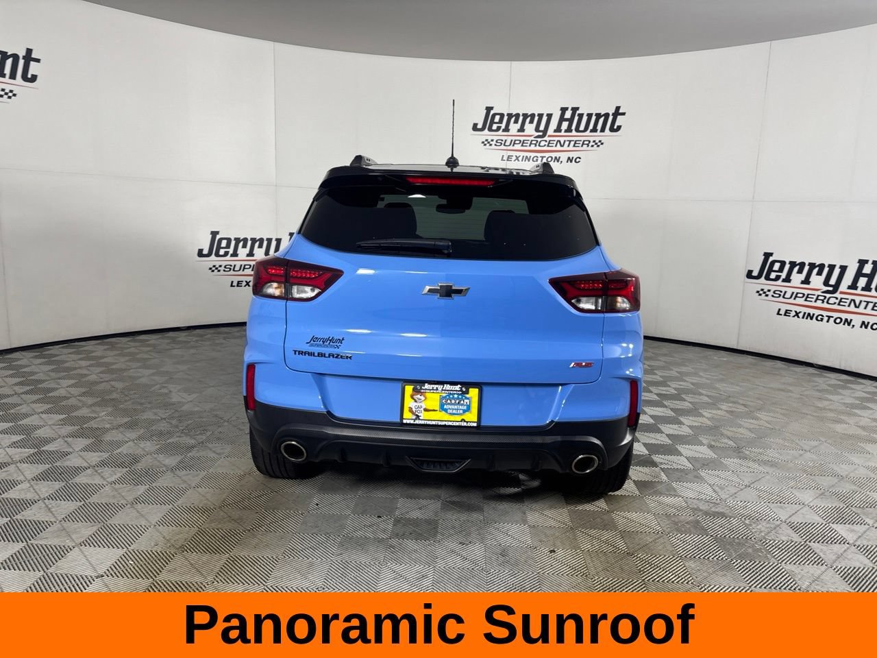 Used 2023 Chevrolet TrailBlazer RS w/ Sun and Liftgate Package FWD image 7