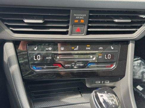 New 2025 Volkswagen Jetta SE image 30