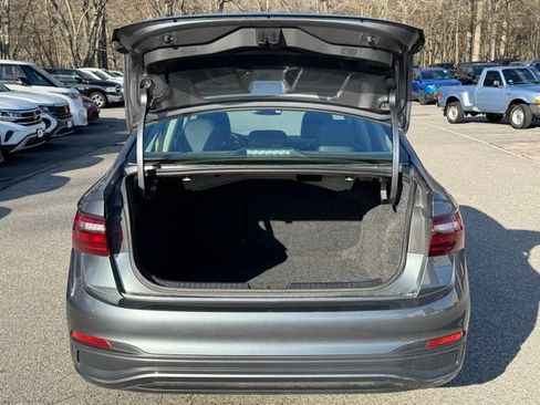 Certified 2024 Volkswagen Jetta SE FWD image 17