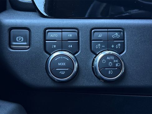 Certified 2025 GMC Sierra 1500 SLT w/ SLT Premium Plus Package image 32