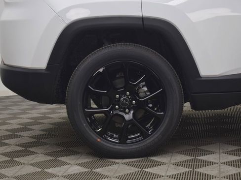New 2026 Jeep Compass Latitude image 9