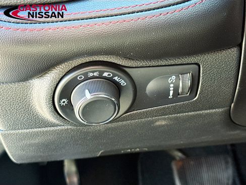 Used 2024 Dodge Durango GT RWD image 13