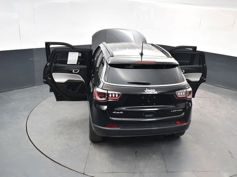 Used 2022 Jeep Compass Limited image 19
