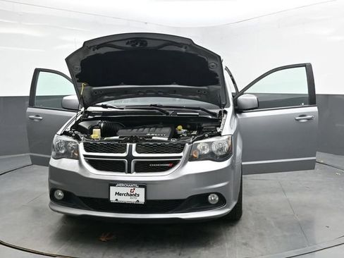 Used 2019 Dodge Grand Caravan GT image 35