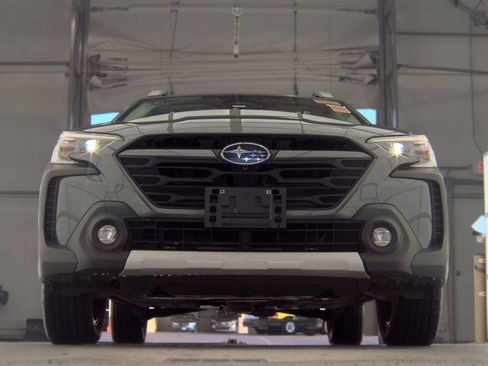 Used 2023 Subaru Outback Touring XT AWD/4WD image 8