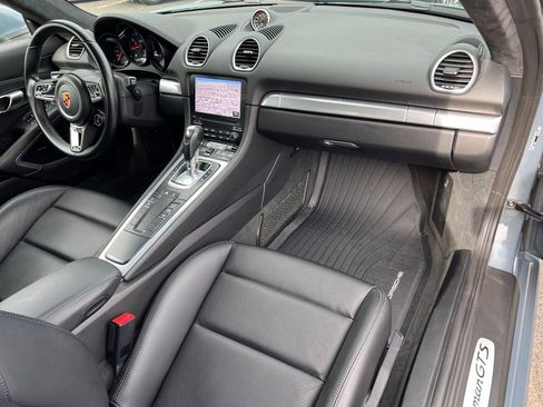 Used 2018 Porsche 718 Cayman GTS image 17