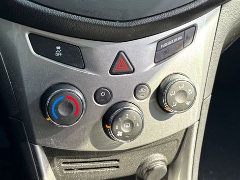 Used 2016 Chevrolet Trax LT w/ LT Convenience Package image 26