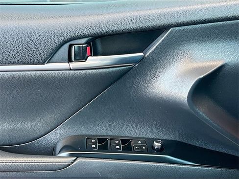Used 2019 Toyota Camry XSE image 17