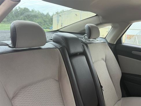 Used 2019 Ford Fusion SE w/ Equipment Group 151A FWD image 10