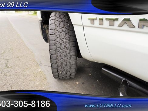 Used 2021 Nissan Titan SV w/ SV Convenience Package AWD/4WD image 4