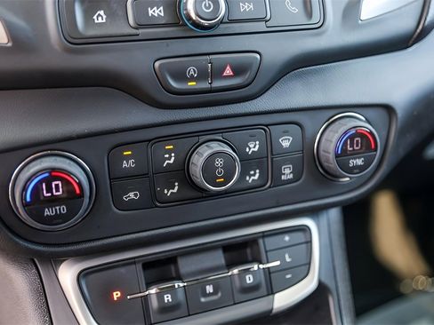 Used 2023 GMC Terrain SLE w/ Driver Convenience Package image 22