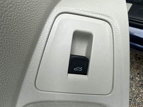 Used 2022 Volkswagen Tiguan SE FWD image 30