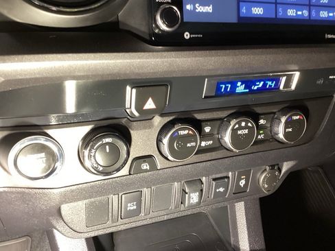 Used 2023 Toyota Tacoma TRD Off-Road image 14