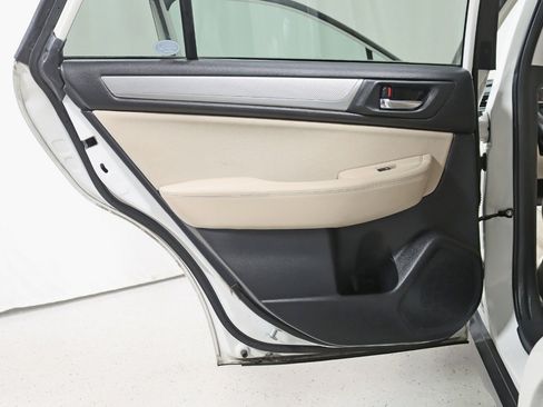 Used 2019 Subaru Outback 2.5i Premium image 31