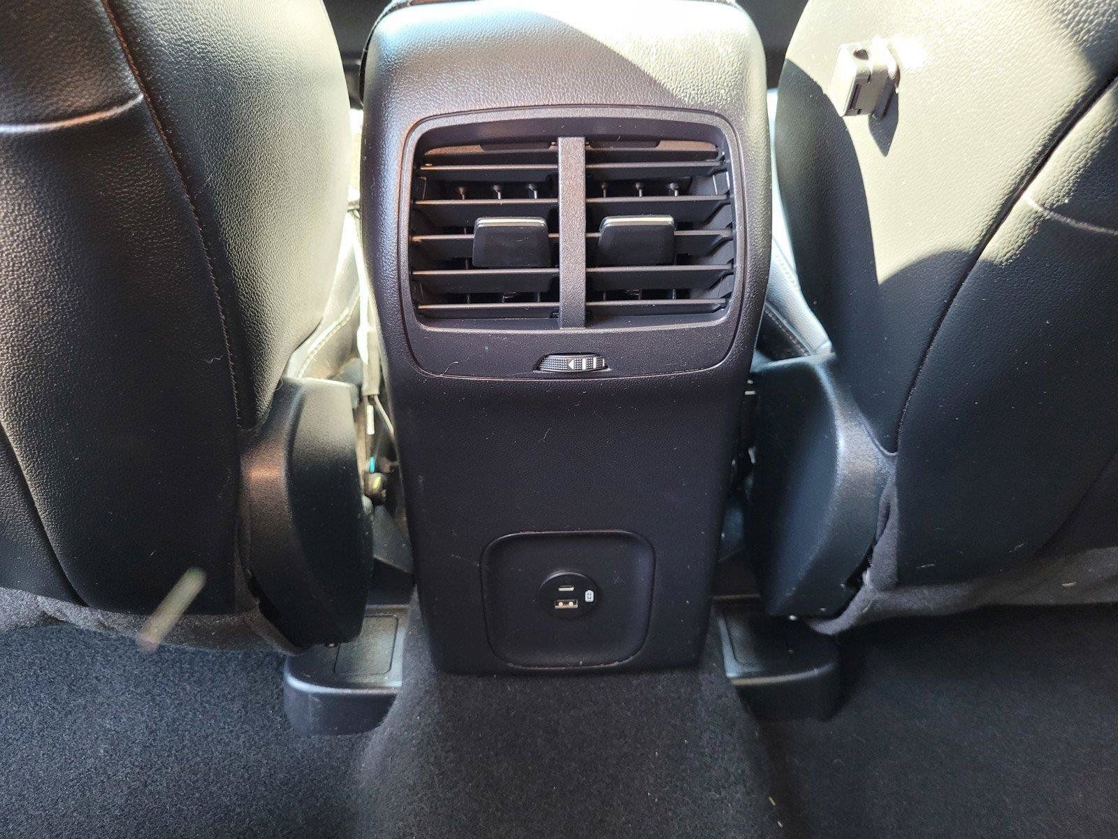 Used 2020 Ford Escape Titanium AWD/4WD image 16