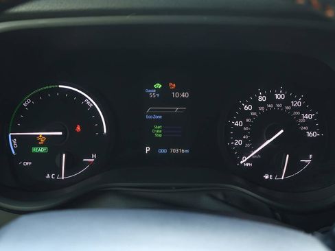 Used 2022 Toyota Sienna XSE image 15