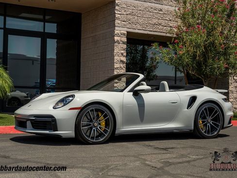 Used 2022 Porsche 911 Cabriolet AWD/4WD image 3