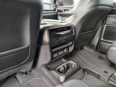 Used 2022 Jeep Wagoneer Series III w/ Flexible Seating Group AWD/4WD image 28