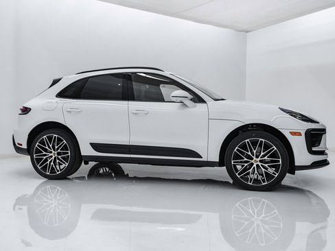 New 2026 Porsche Macan image 9