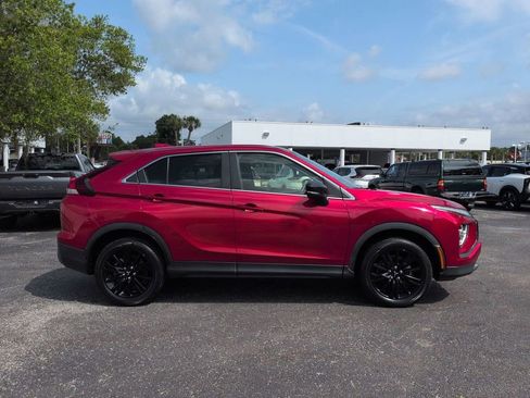Used 2023 Mitsubishi Eclipse Cross LE AWD/4WD image 3
