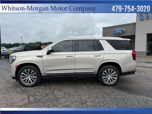 Used 2021 GMC Yukon Denali w/ Denali Premium Package AWD/4WD image 8