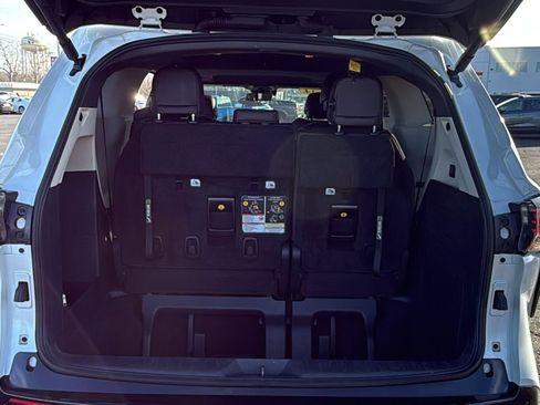 Certified 2024 Toyota Sienna Platinum image 7