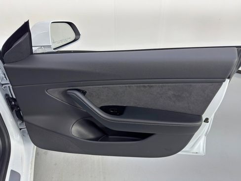 Used 2019 Tesla Model 3 Mid Range image 42