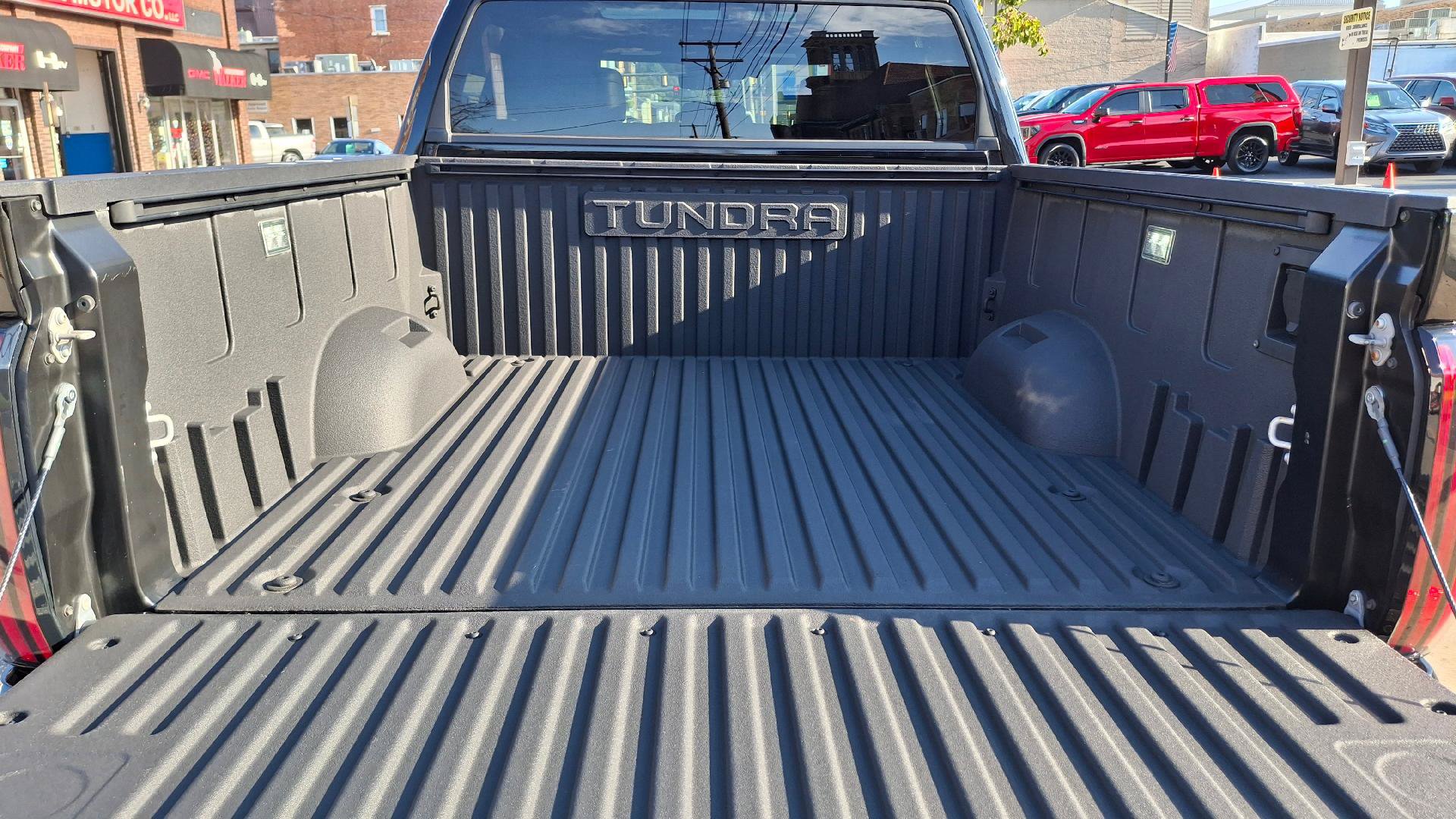 Used 2024 Toyota Tundra Platinum w/ TRD Off-Road Package AWD/4WD image 7