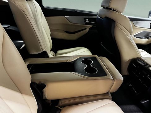 Certified 2023 Acura MDX FWD w/ Technology Package image 13